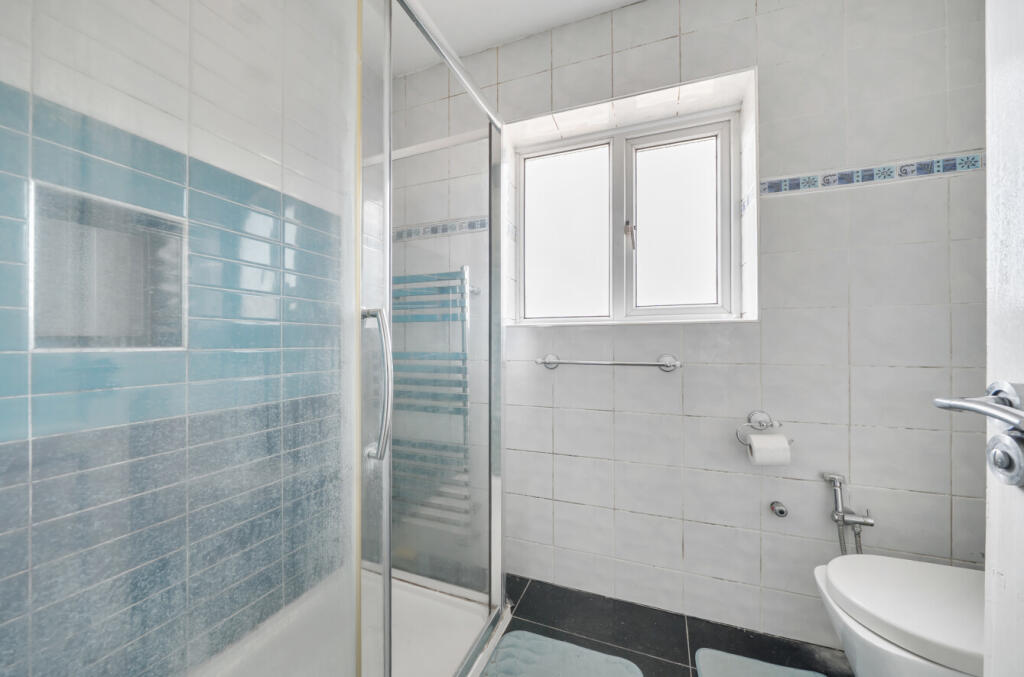 1298250-13-683773...