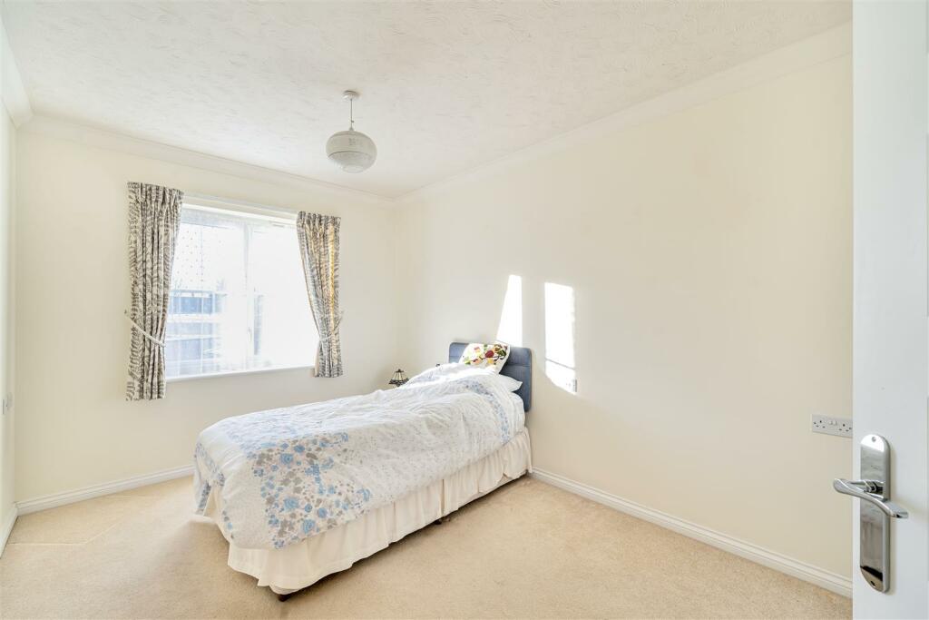 Bedroom (2).jpg