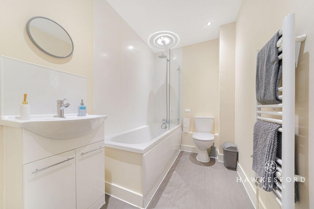 Clarity Mews, Sittingbourne - Bathroom