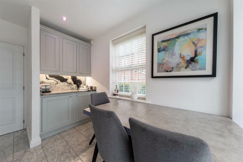 27 Hazelhurst Way-008.jpg