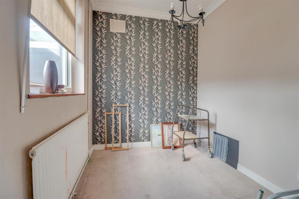 52 ATHELSTAN GARDENS.jpg