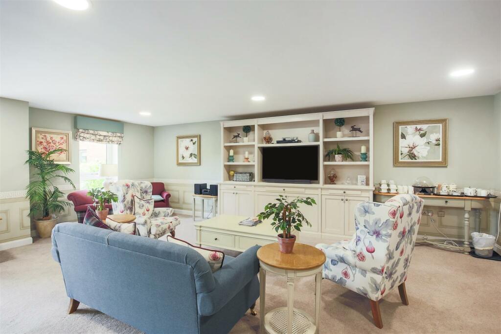 Homeowners Lounge.jpg