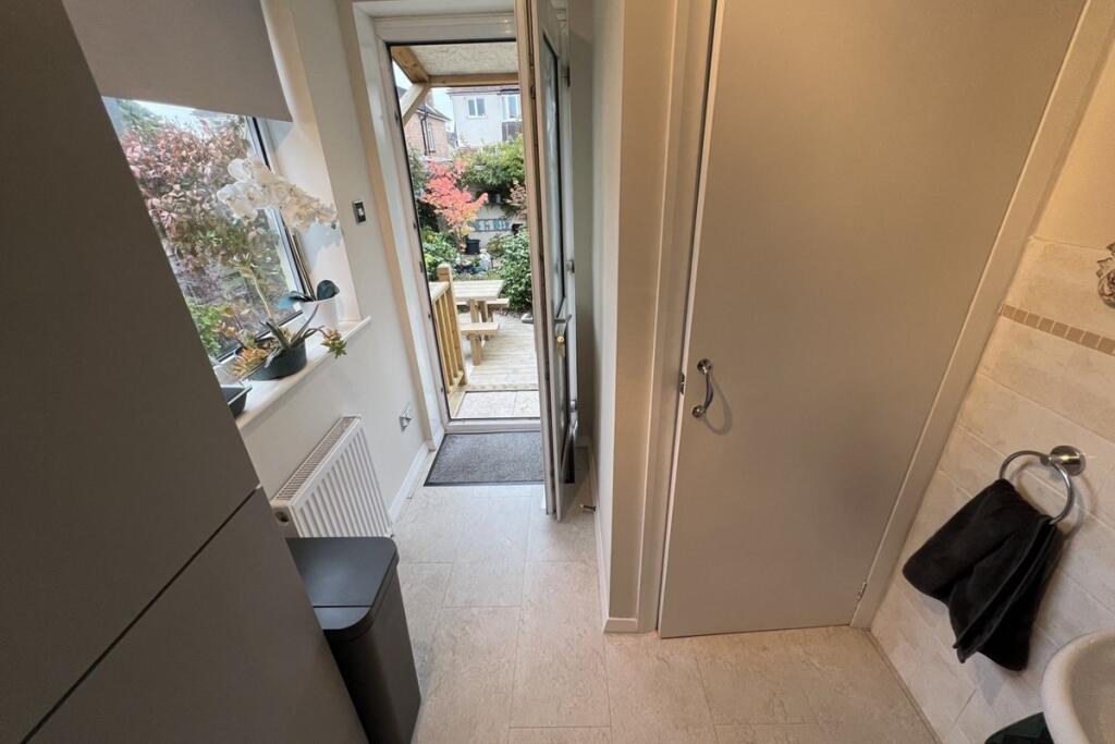 Rear Lobby/Utility