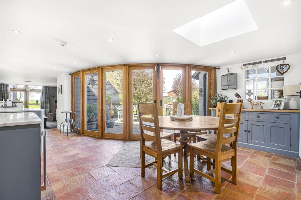 Kitchen/Breakfast Rm