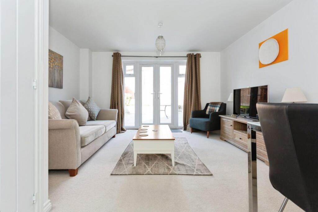 Lounge Dining Room.jpg