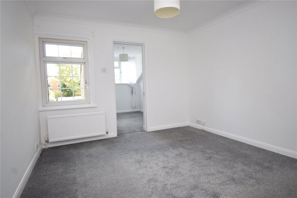 Main Bedroom Into Dr
