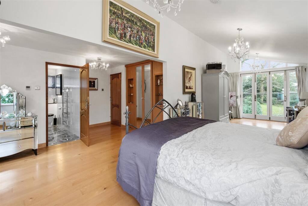 Principal Bedroom Suite