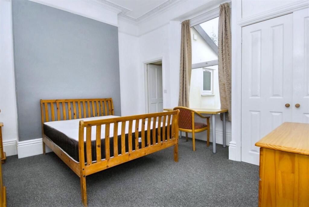 Bedroom (5).jpeg