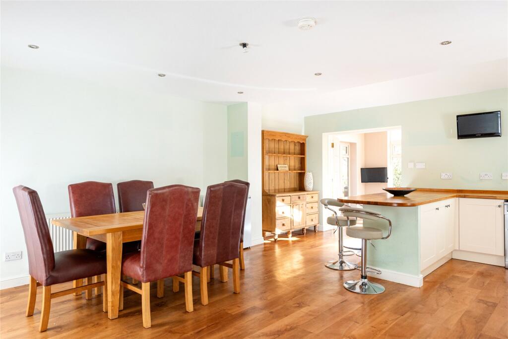 Kitchen/Dining