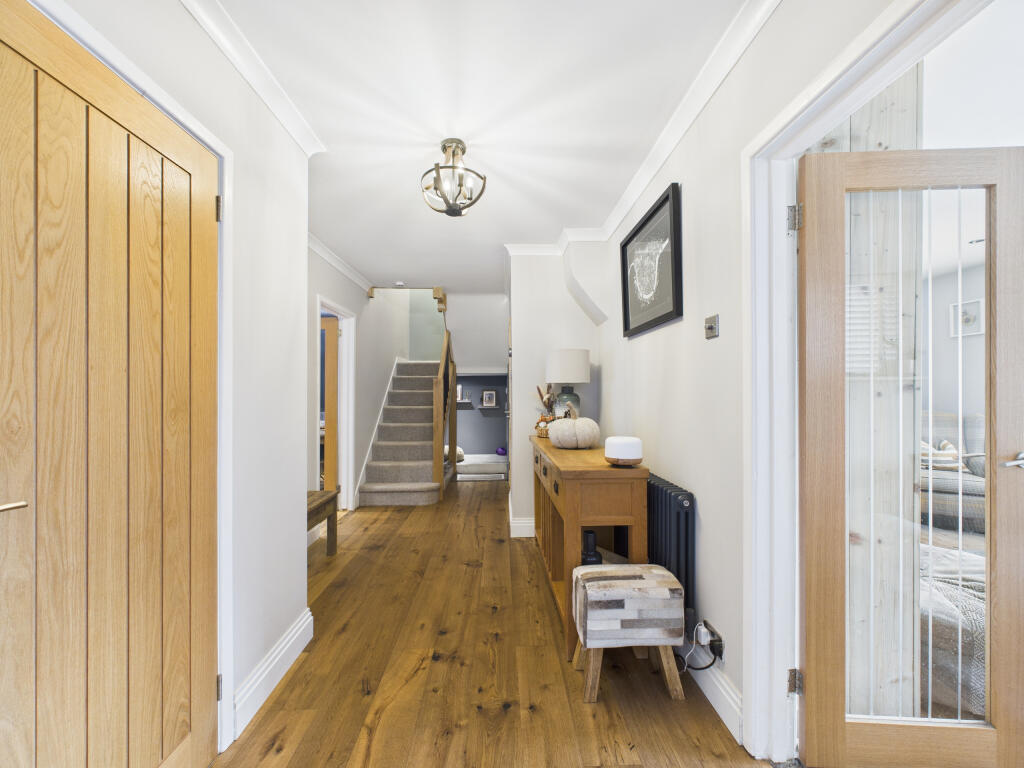 CAM02536G0-PR0024-STILL002