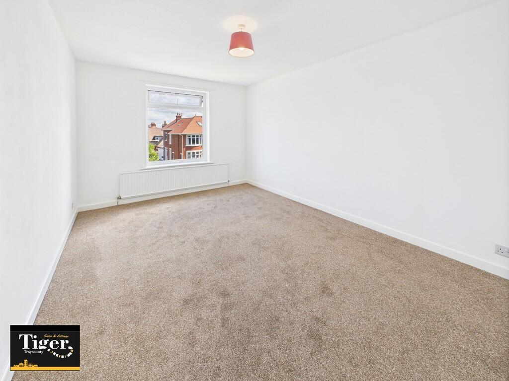 CAM02176G0-PR0643...