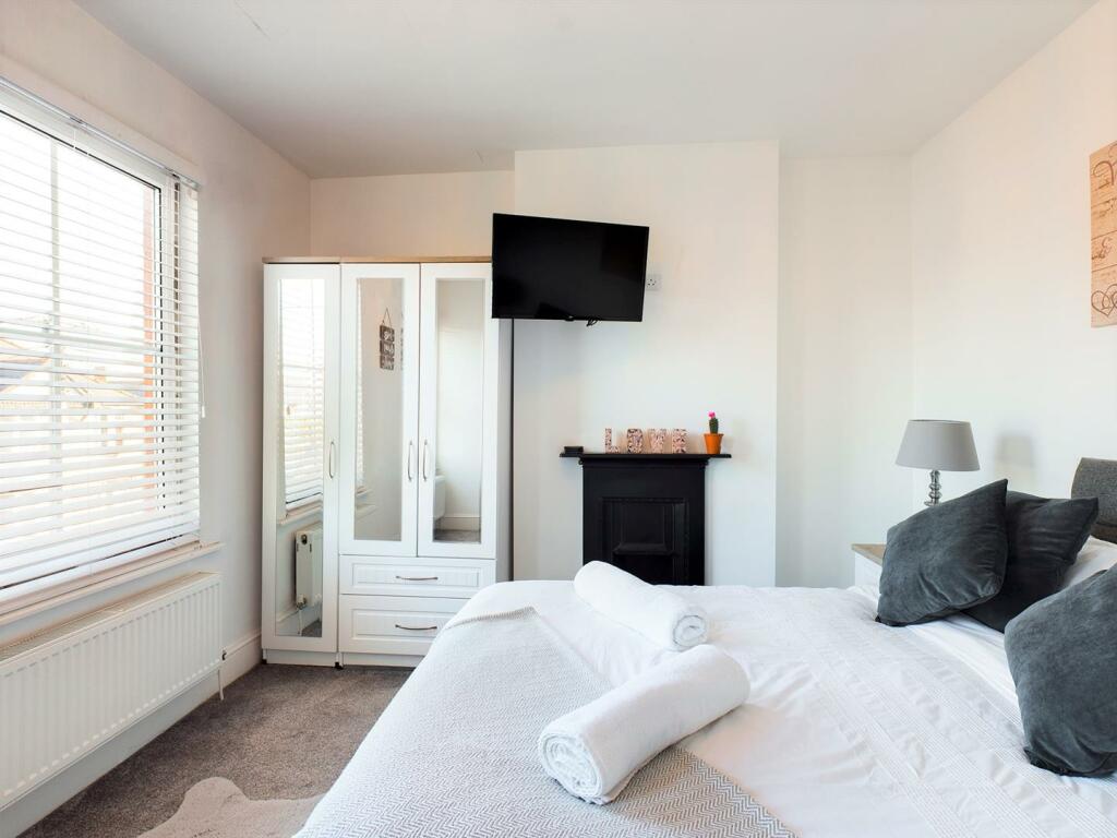 bedroom light .jpg