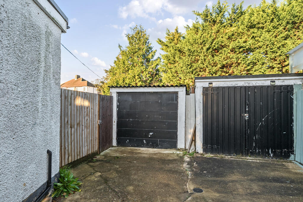 1383650-1-693d4aa...