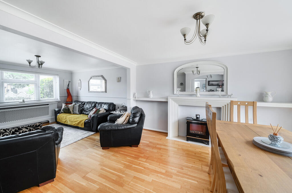 1299464-5-68371ee...