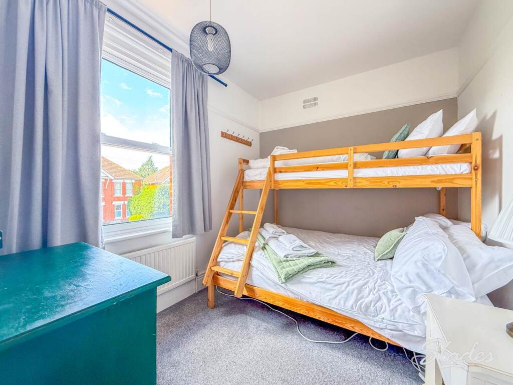 BEDROOM 2