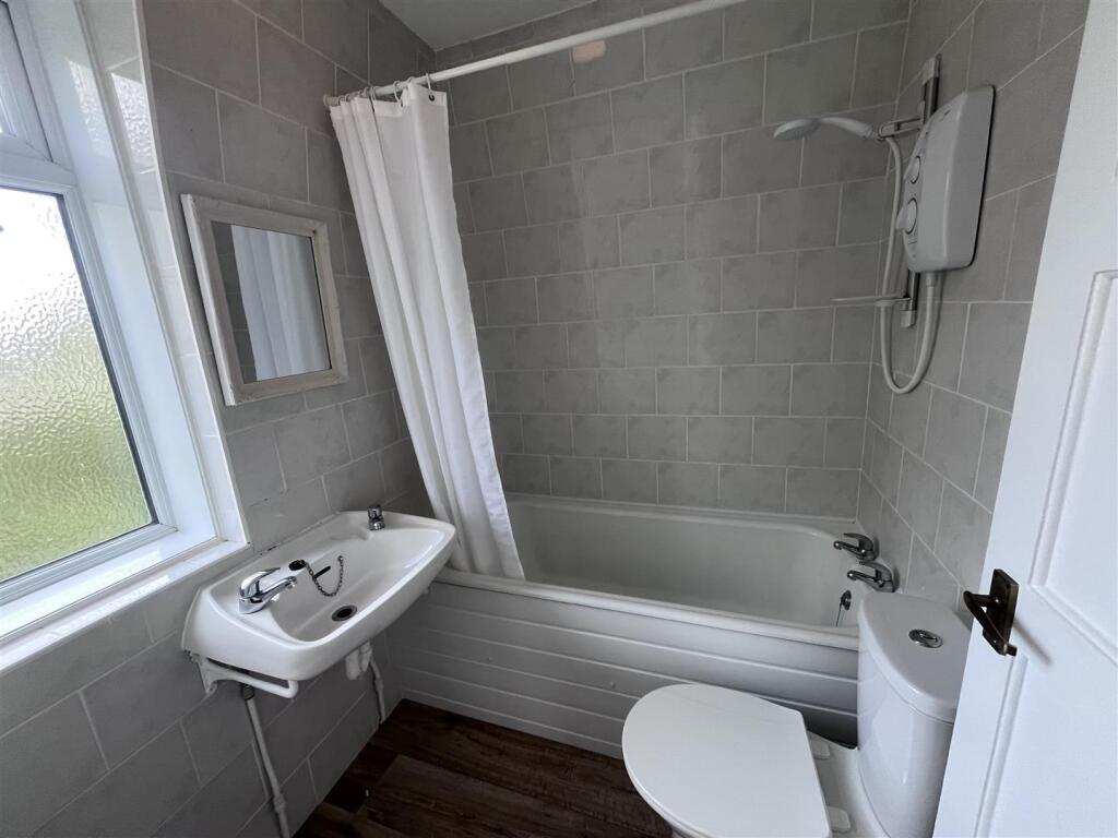 IMG_Bathroom.jpeg
