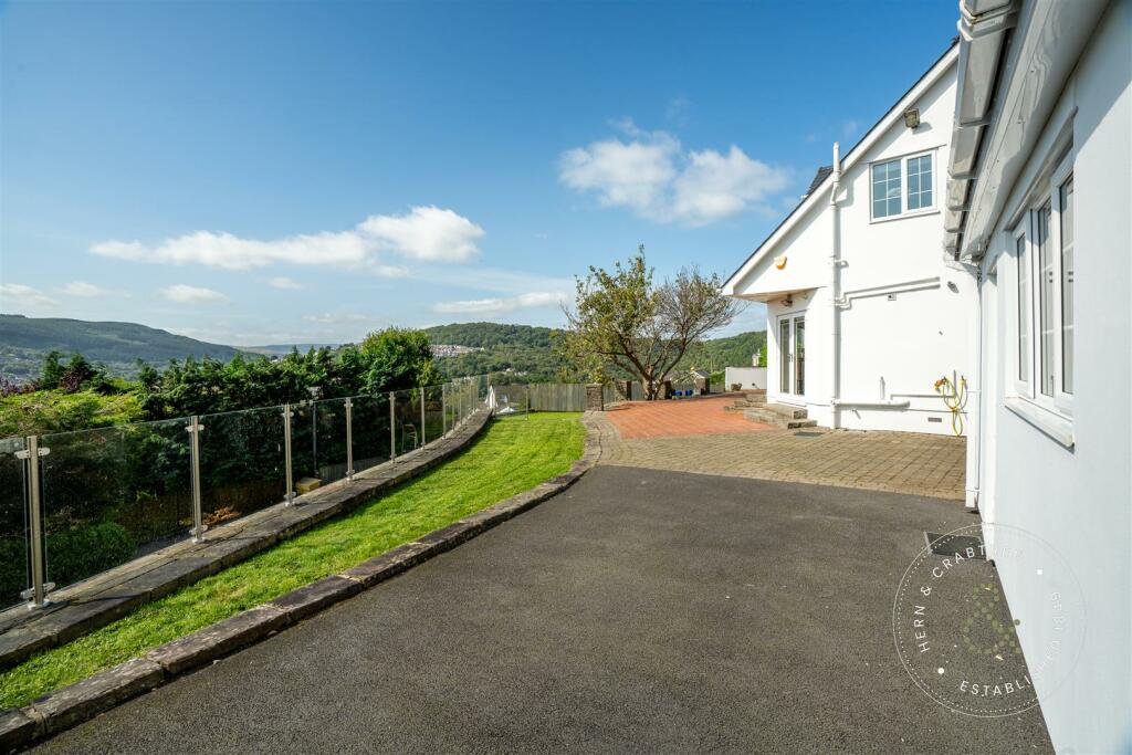 Pencoed Avenue, External, HC (23).jpg