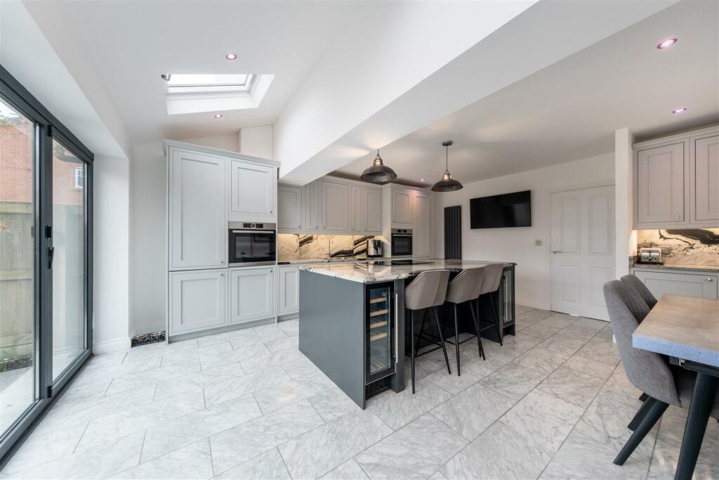 27 Hazelhurst Way-001.jpg