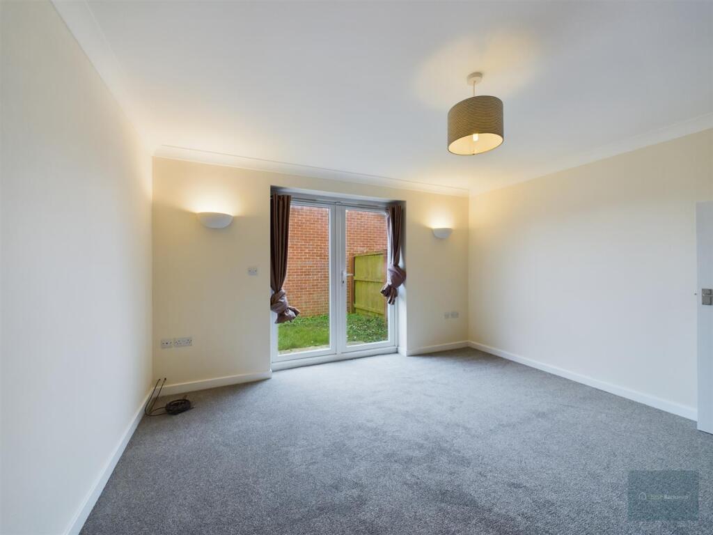 CAM02558G0-PR0141-ST