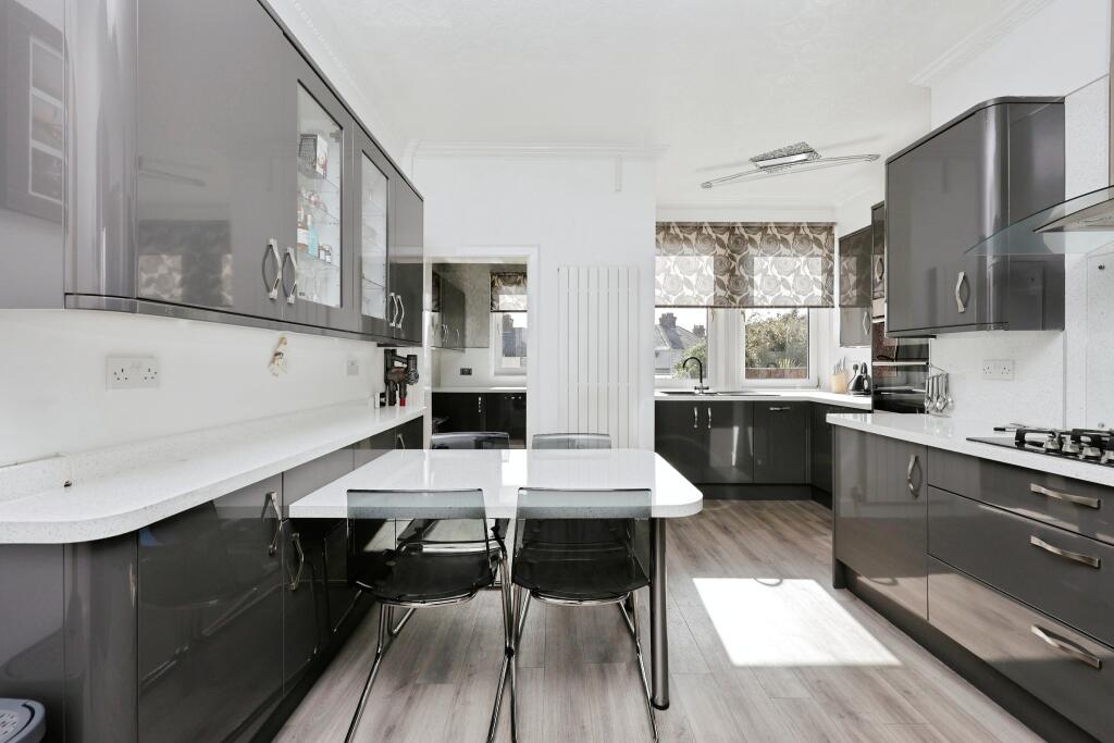 Breakfasting Kitchen