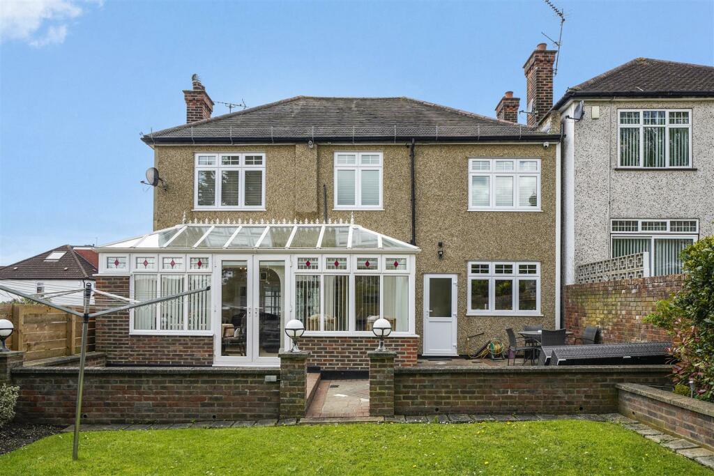 1 St. Andrews Close - PY3KdjsgEK5NCaL4tHVK.jpg