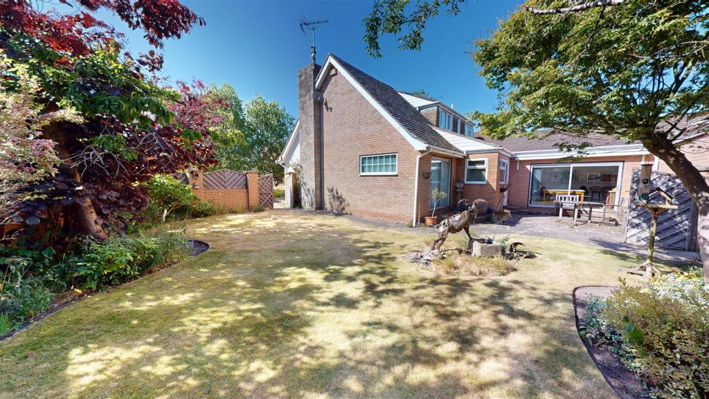 Trafalgar Road Side Garden