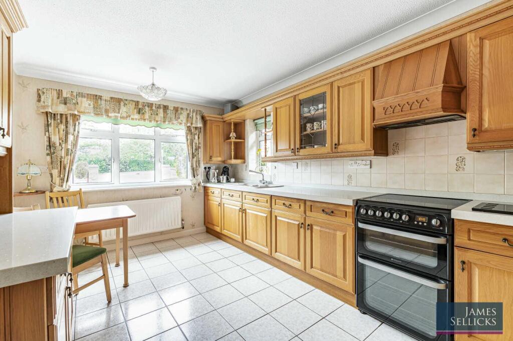 Dining kitchen