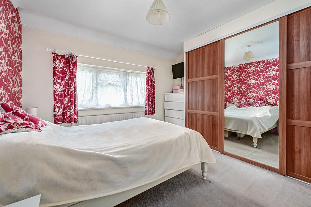 10 Fernhill Close...