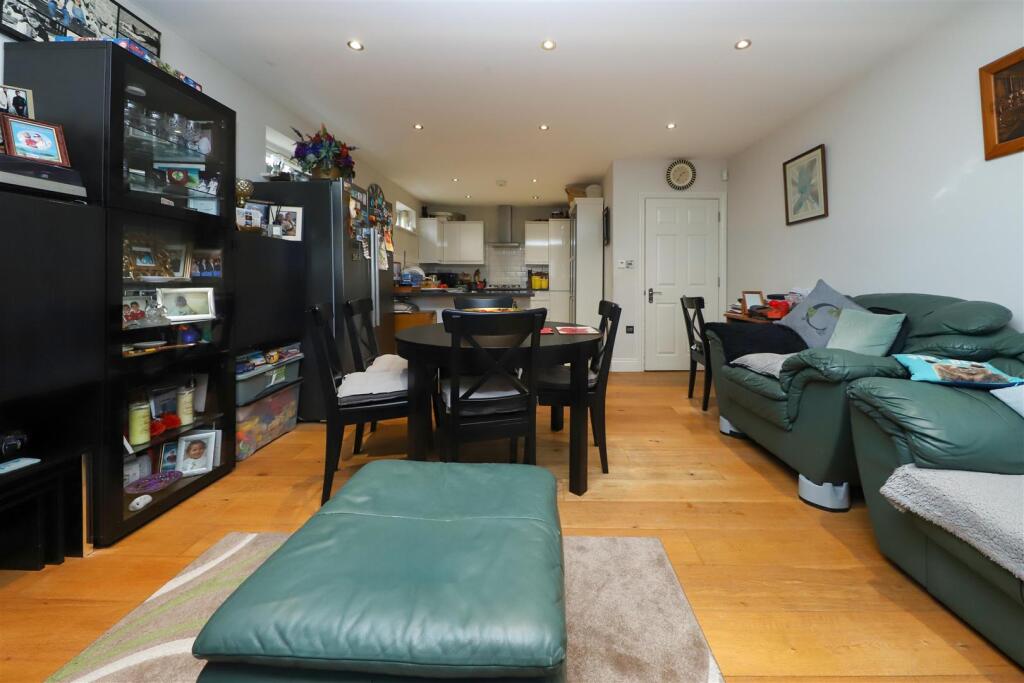 Living/dining room