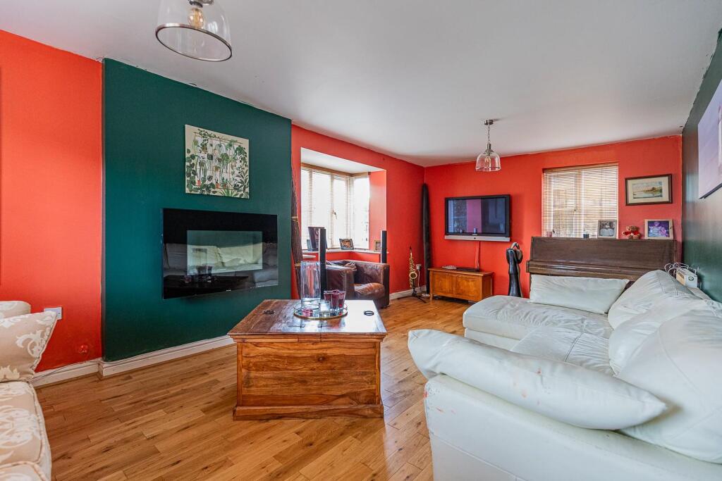 Clos Yr Erw 10-3.jpg