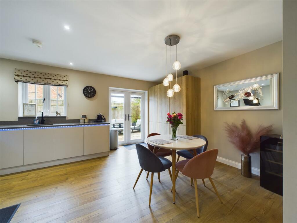 LIVING/ DINING/ KITCHEN