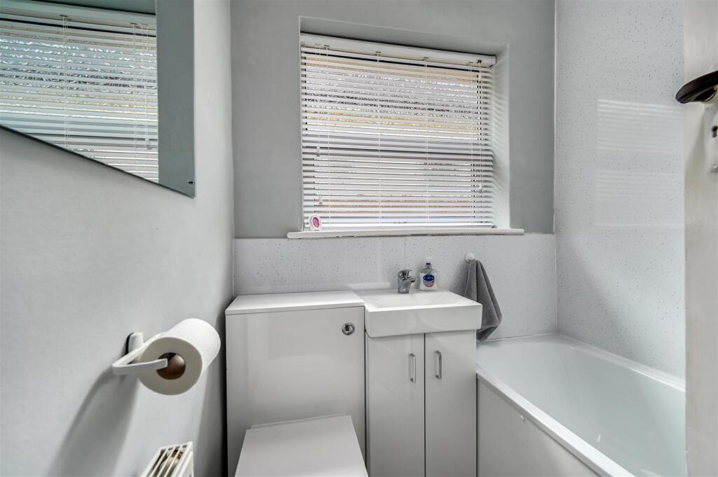 7 GRANGE COURT DRIVE - TN394AX (4).jpg