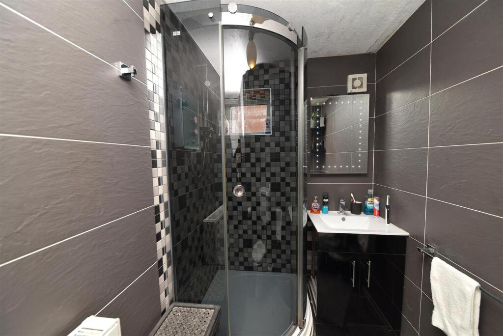 shower_room.JPG
