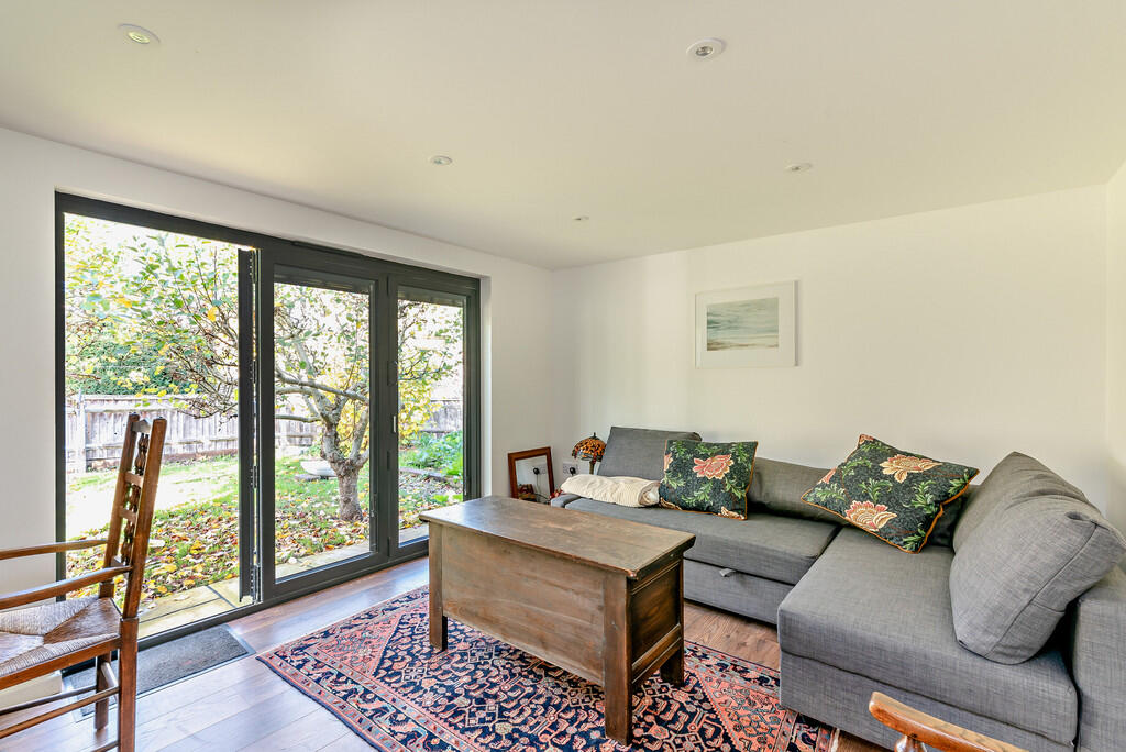 8668997-interior0...