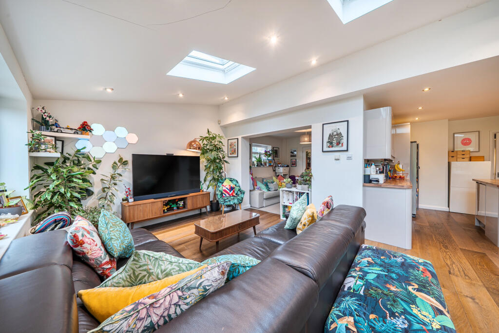 1382809-12-691daf...