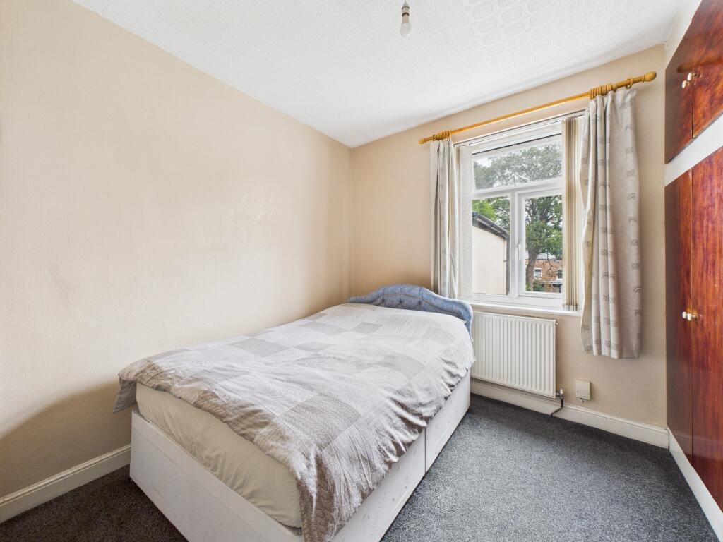 CAM04825G0-PR0145-STILL006