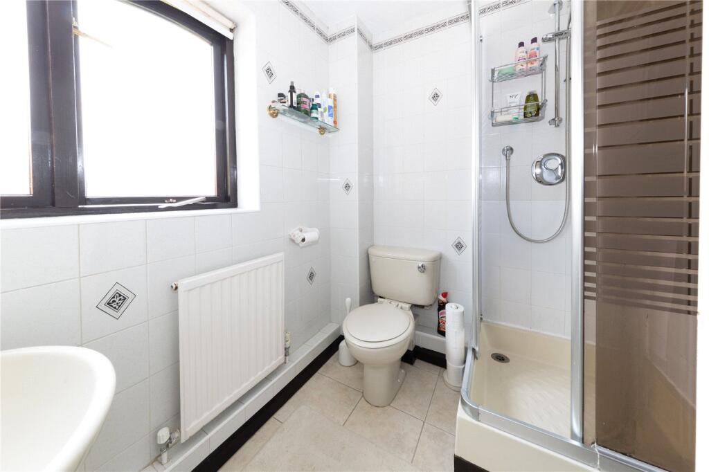 Ensuite Bedroom 1