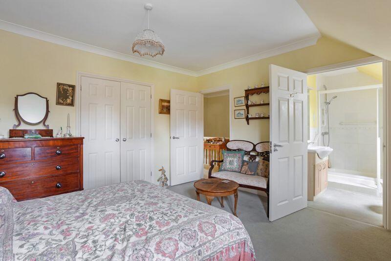 Bedroom/En-suite