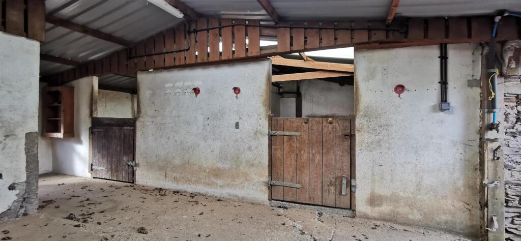 Lot 2 Stabling Internal
