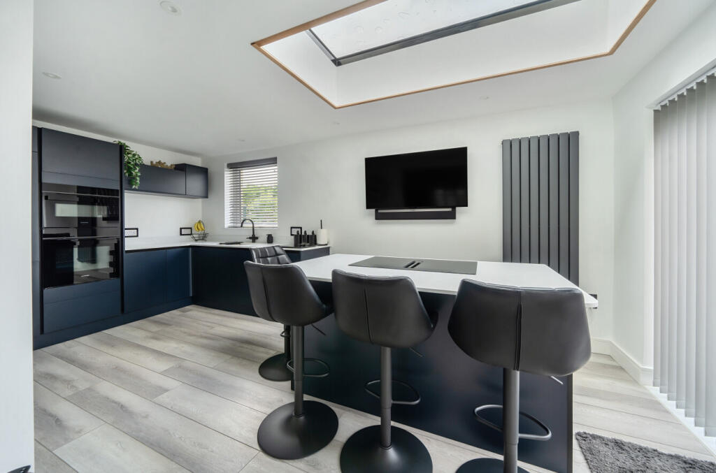 1310052-3-684af2c...