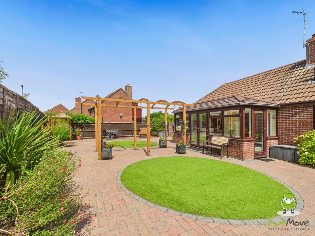 EweMove Estate Agents Basingstoke - 14 Lambs Row