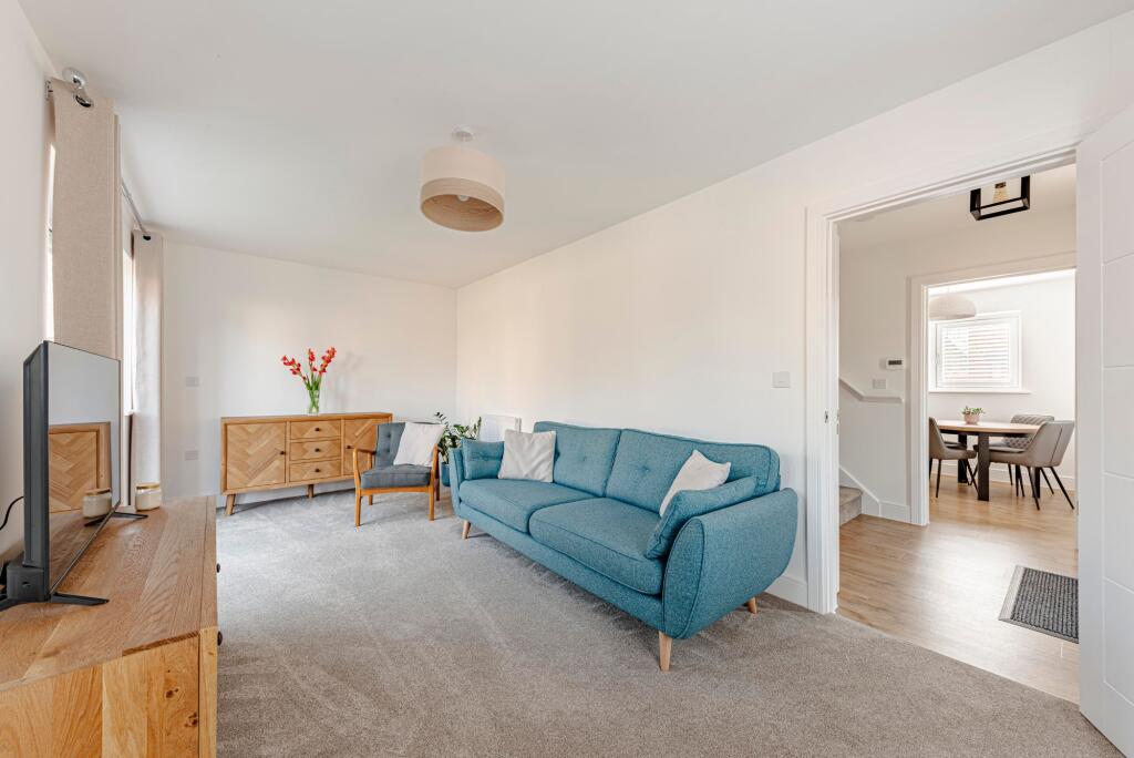 Living Room (2)