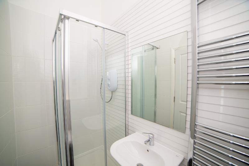 76 Robertson Drive 7 (800x533).jpg