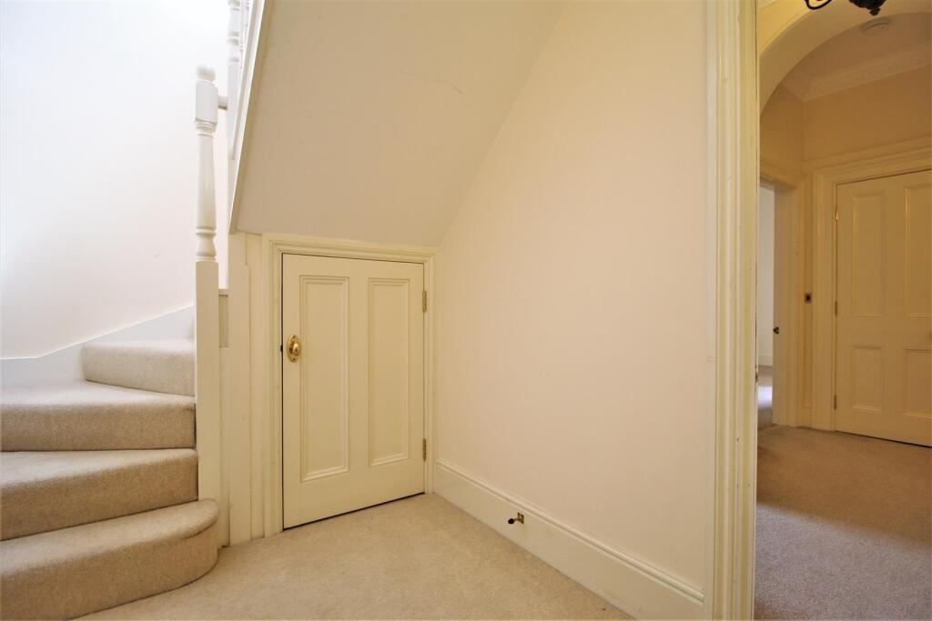 Entrance Hall.JPG