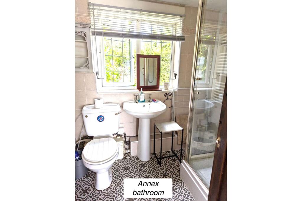 Annex En-Suite
