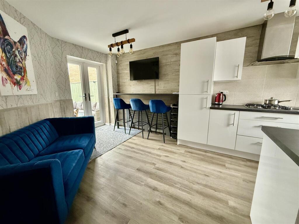 KITCHEN &amp; DINING ROOM
