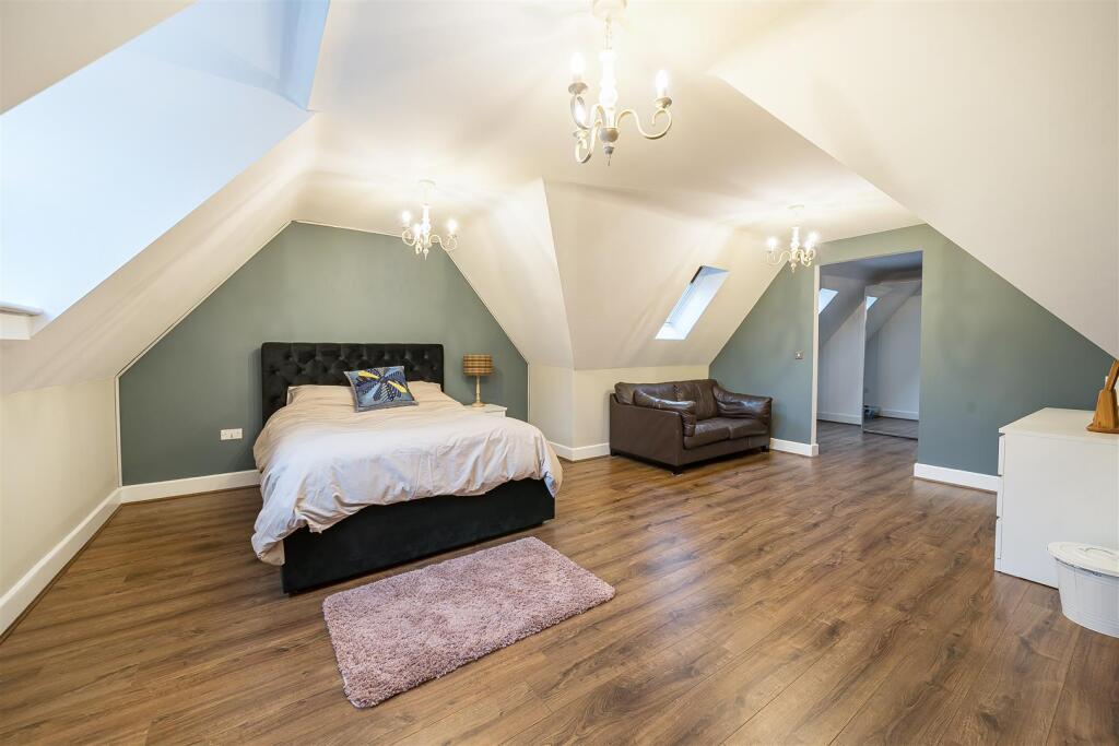 15a Brackley Road, Silverstone (1).jpg
