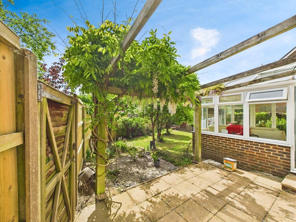 31ca941b-CAM04018...