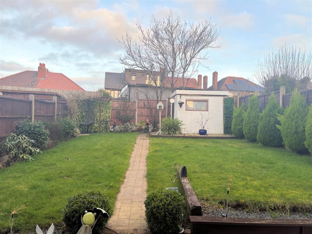garden 1.jpg