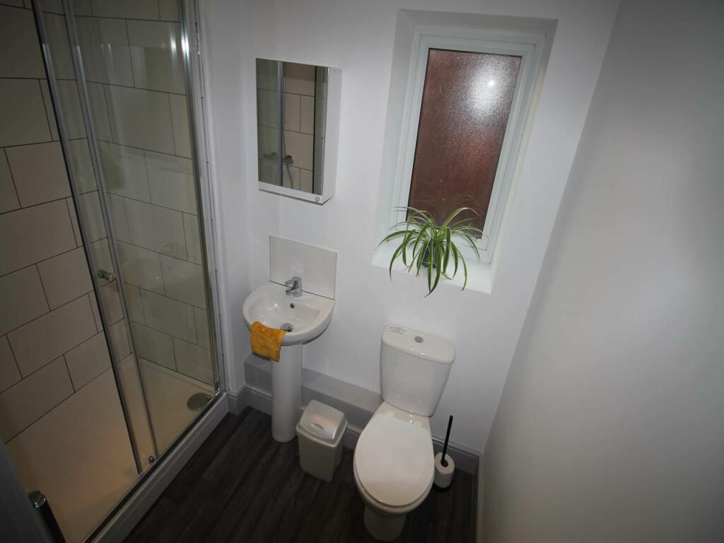 Bedroom 1 Bathroom